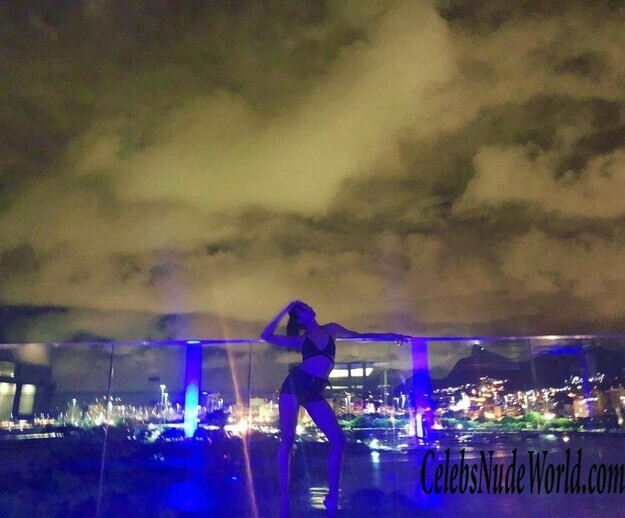 Nathalia Kaur Nude 142859