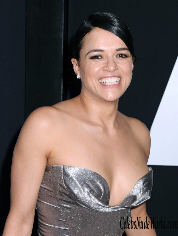 Michelle Rodriguez And Her Seductive Curves 142920
