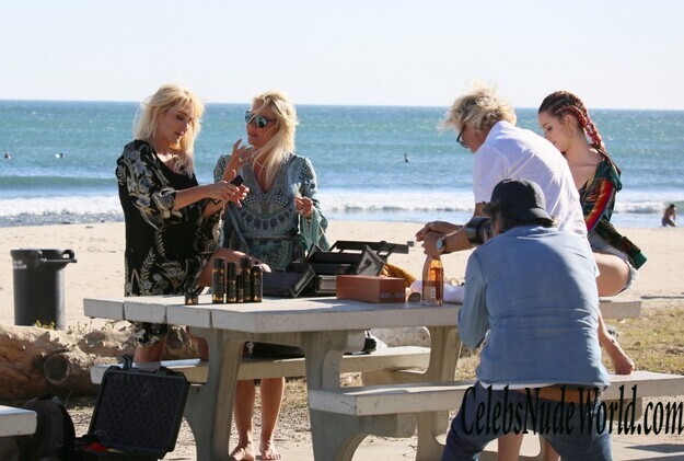 Nikki Lund Bikini 143076