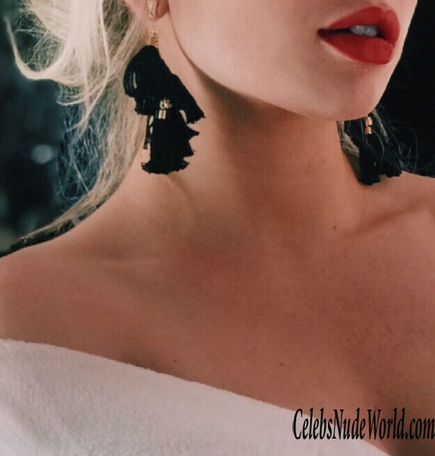 Natalie Alyn Lind Sexy 143198