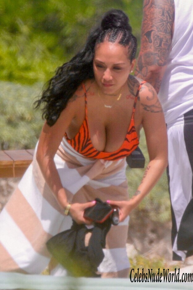 Nia Guzman Hot 143737