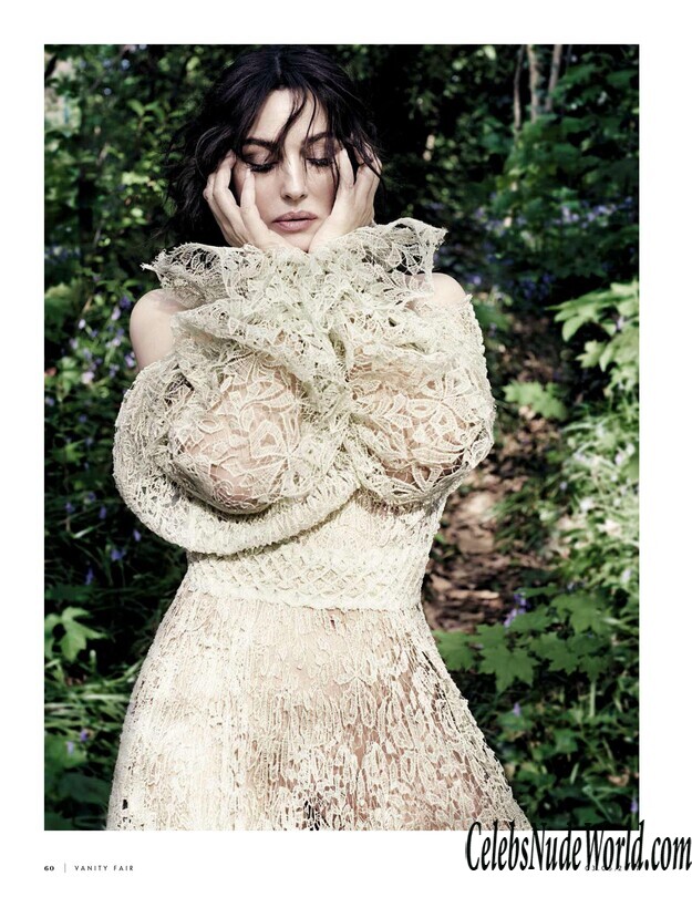 Monica Bellucci Shows Her Nipples And Looks MILFy 143813