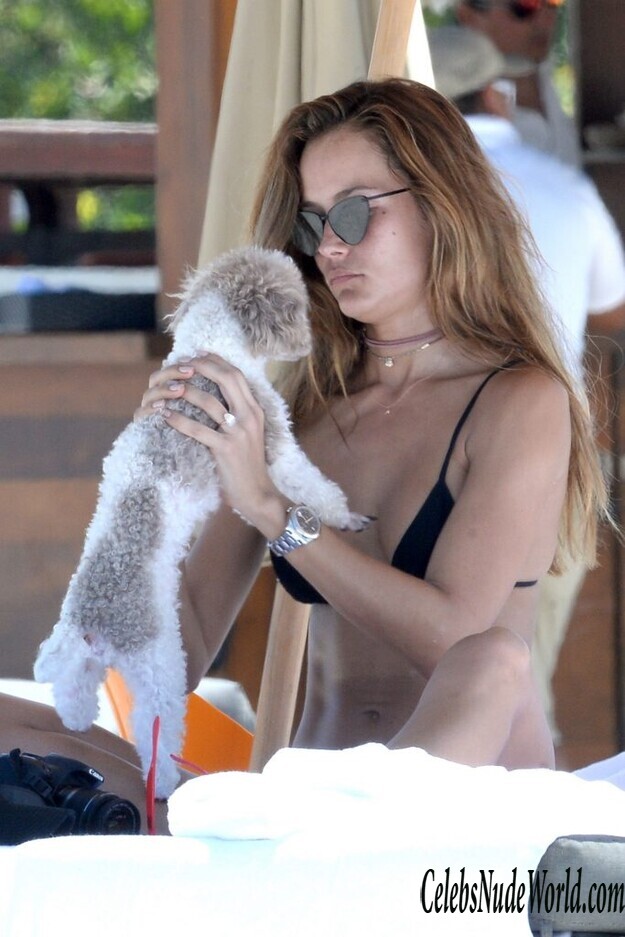 Natalia Borges Bikini 144000