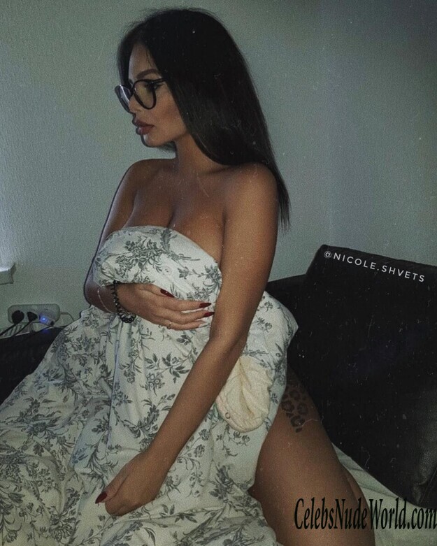 Nicole Shvets Sexy 144180