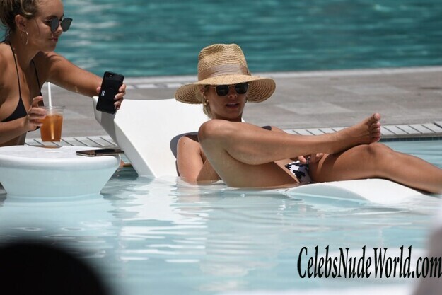 Natalie Roser Bikini 144562