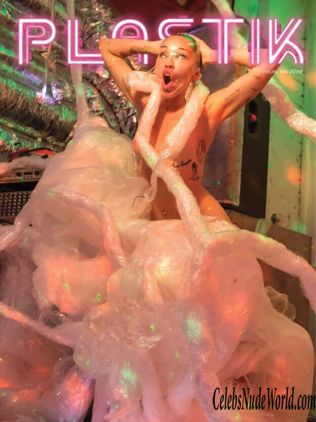 Miley Cyrus Nude 144586