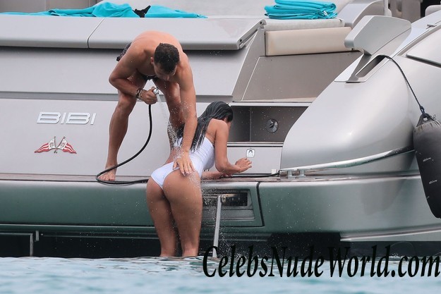 Nicole Scherzinger Wearing A Swimsuit In Saint Tropez 14467