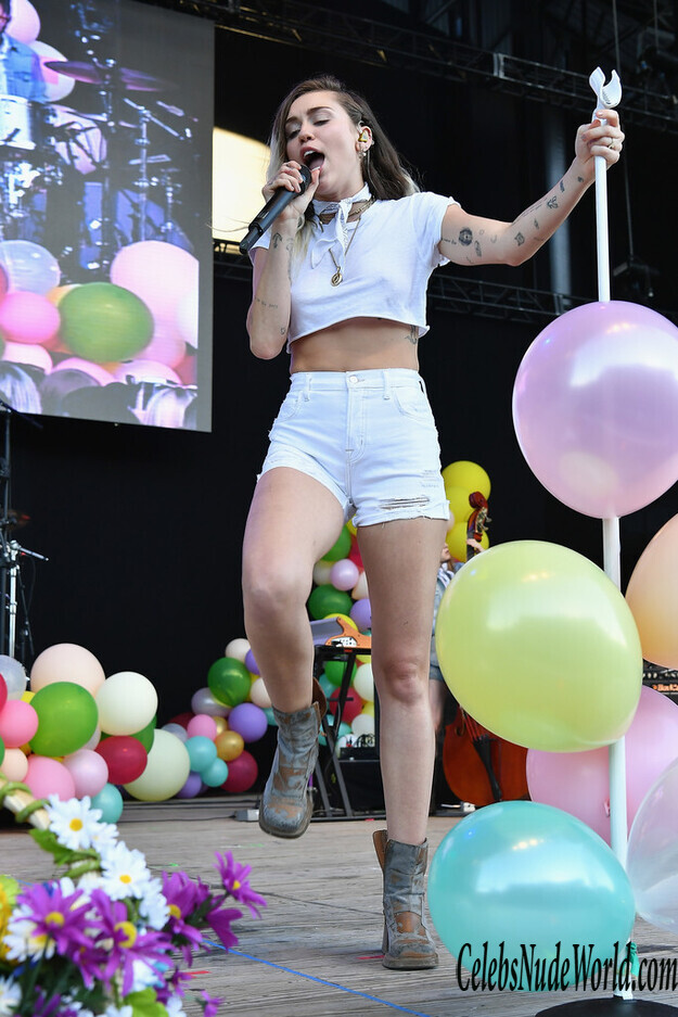 Miley Cyrus Has Legs For Days 144745