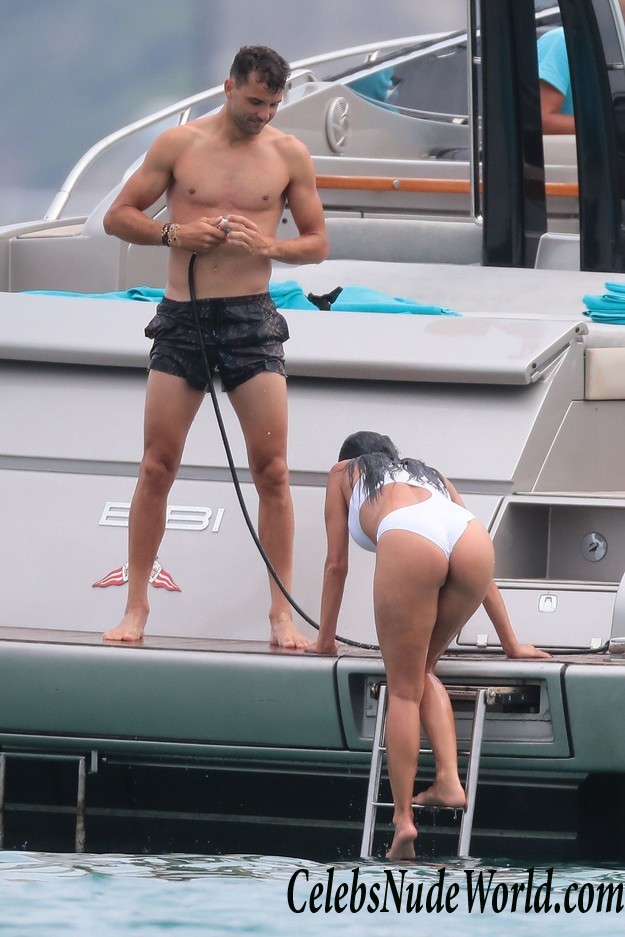 Nicole Scherzinger Wearing A Swimsuit In Saint Tropez 14476