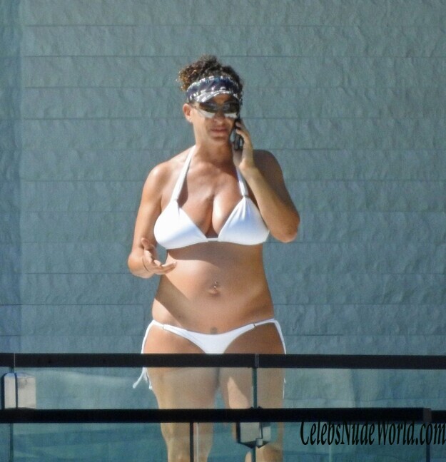 Nicole Tuck Bikini 144966