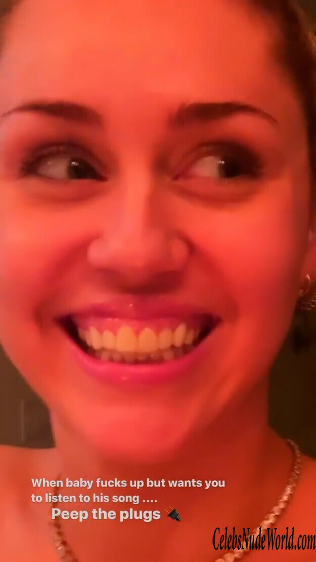 Miley Cyrus Topless 145306