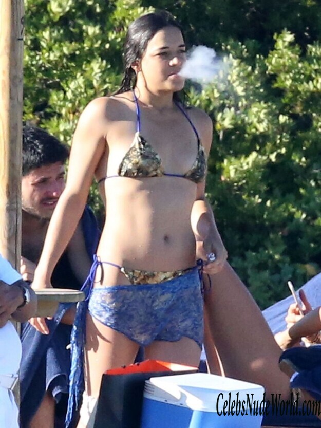Sexy new pics of Michelle Rodriguez 145311