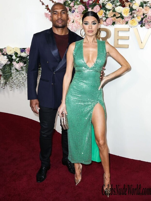 Nicole Williams Cleavage 145889