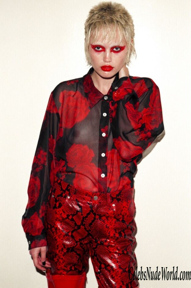 See Through Photos of Nastassia Lindes 146113