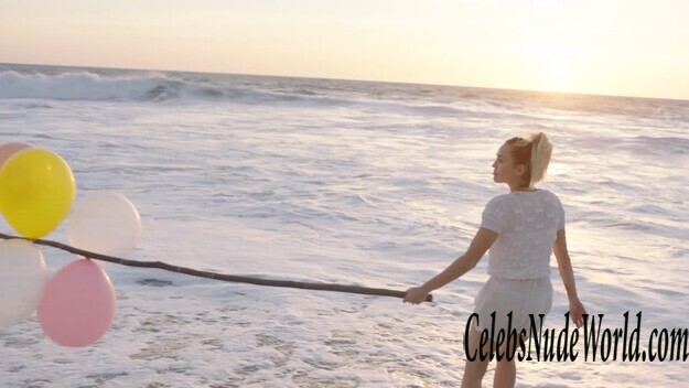 Miley Cyrus Is A Grade A Cock Tease 146264