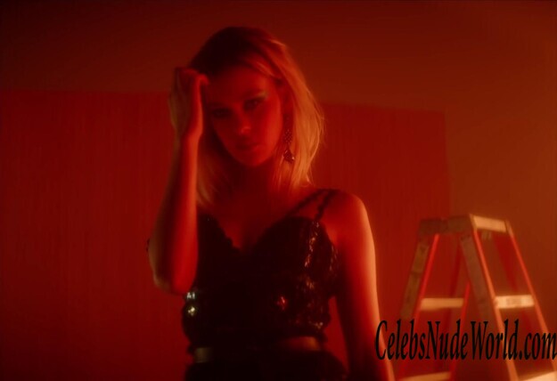 Nicola Peltz Sexy 146333