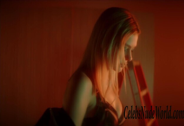 Nicola Peltz Sexy 146334