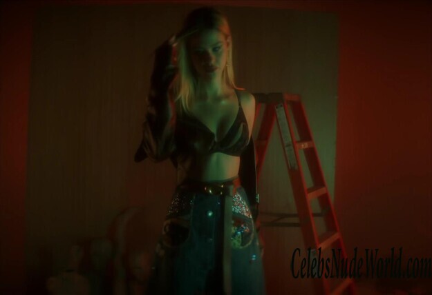 Nicola Peltz Sexy 146335