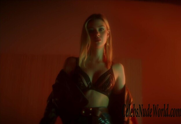 Nicola Peltz Sexy 146338