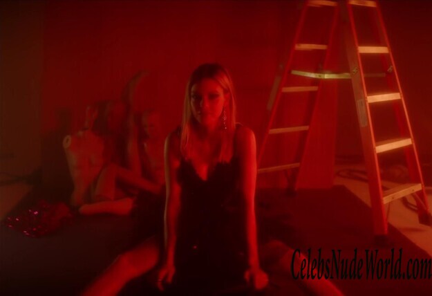 Nicola Peltz Sexy 146352