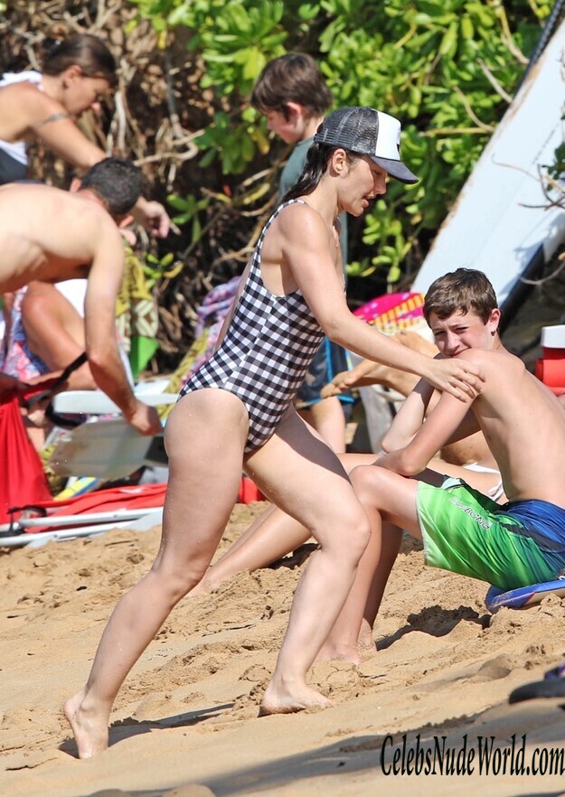 Minka Kelly Sexy 146878