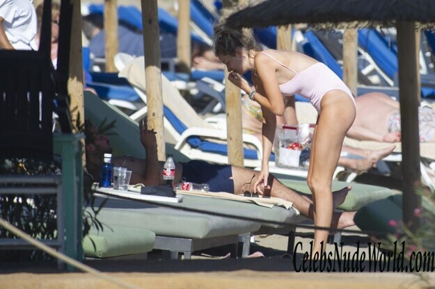 Olivia Attwood Hot 147161