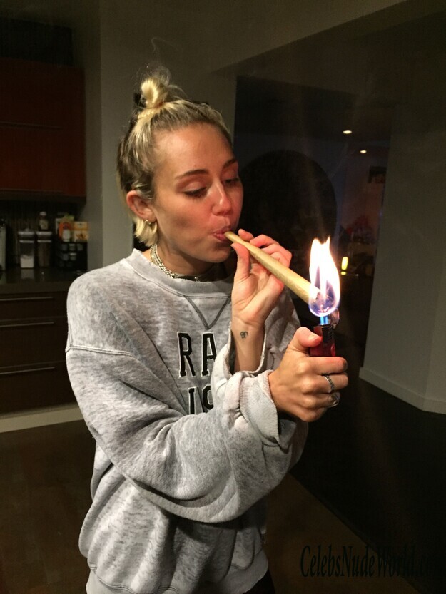 Miley Cyrus LEAKS 147753