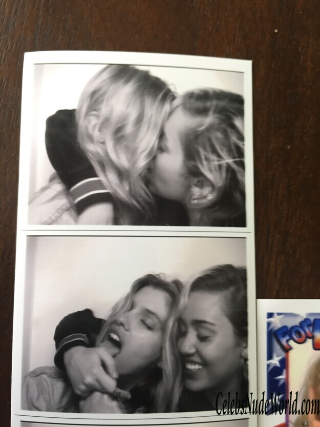 Miley Cyrus LEAKS 147758