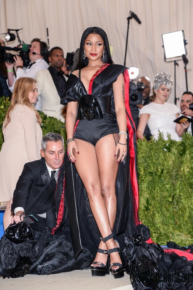 Nicki Minaj Wearing a Sexy Dress 148435