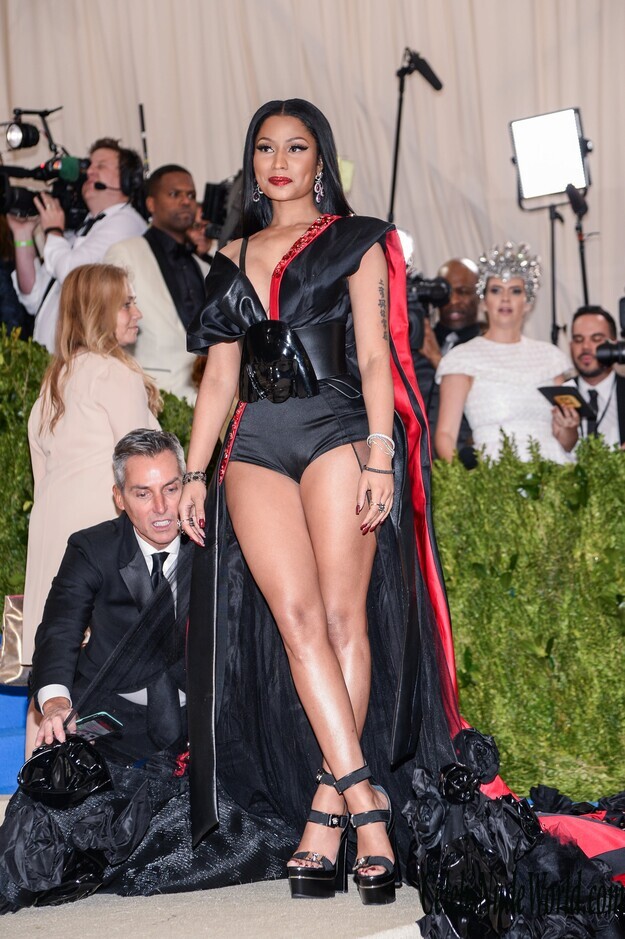 Nicki Minaj Wearing a Sexy Dress 148436