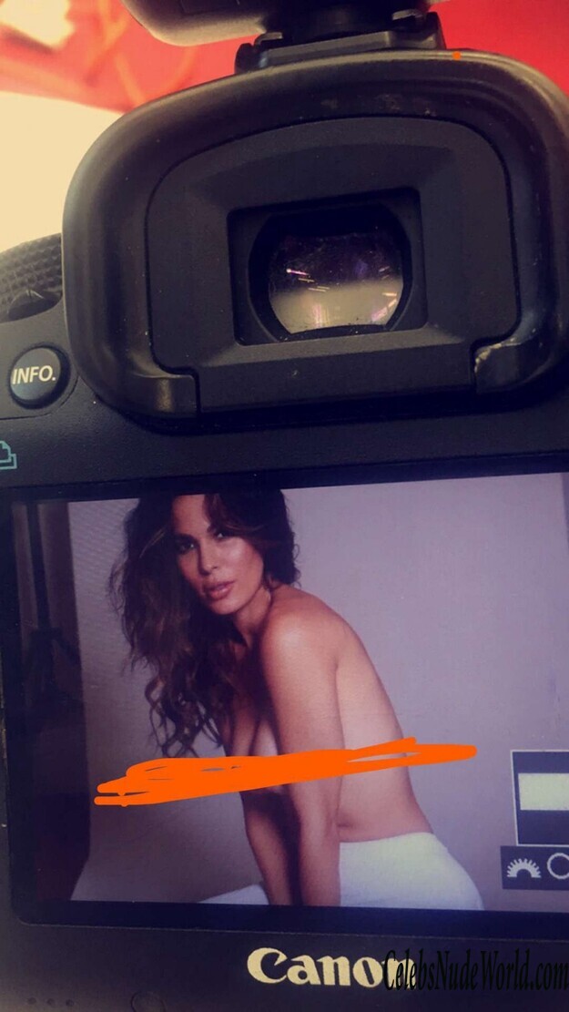 Nadine Velazquez Nude 148598