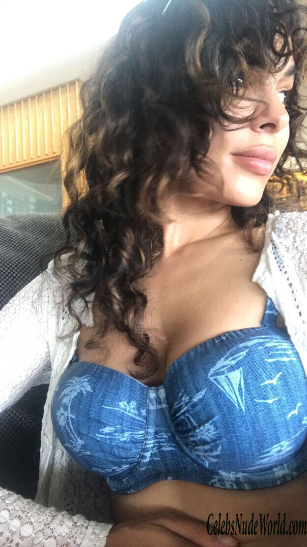 Nadine Velazquez Nude 148649