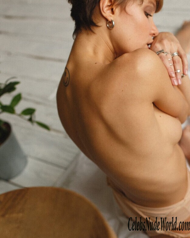 Oksana Chucha Topless 148917