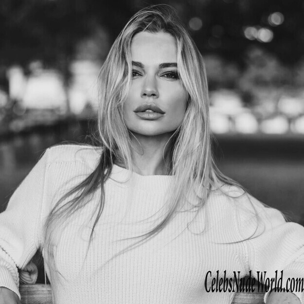 Nikol Kovalchuk Nude 149023