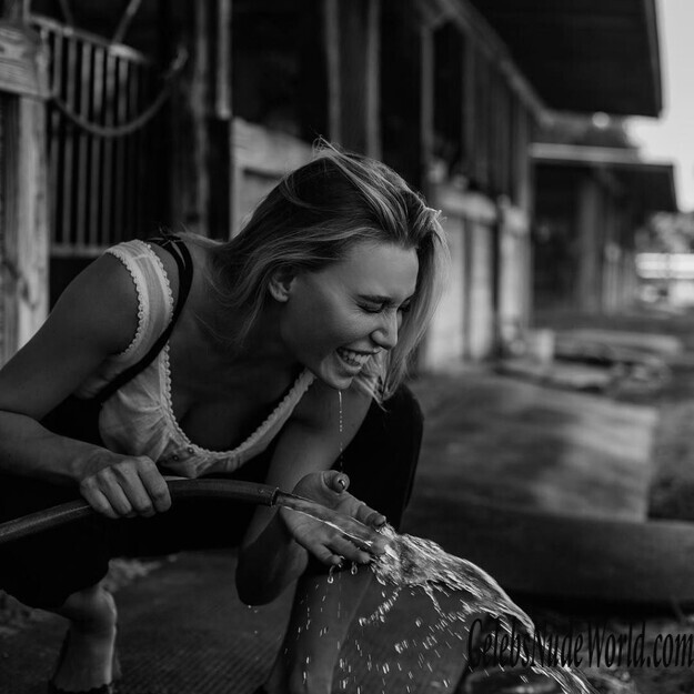 Nikol Kovalchuk Nude 149034