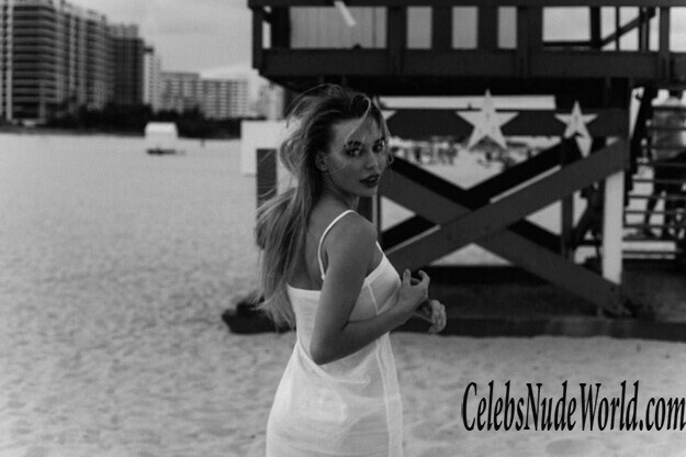 Nikol Kovalchuk Nude 149051