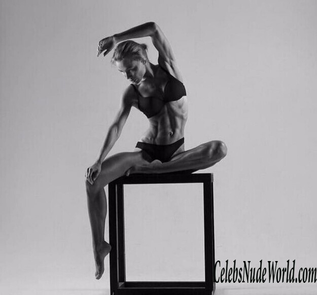 Nikol Kovalchuk Nude 149056