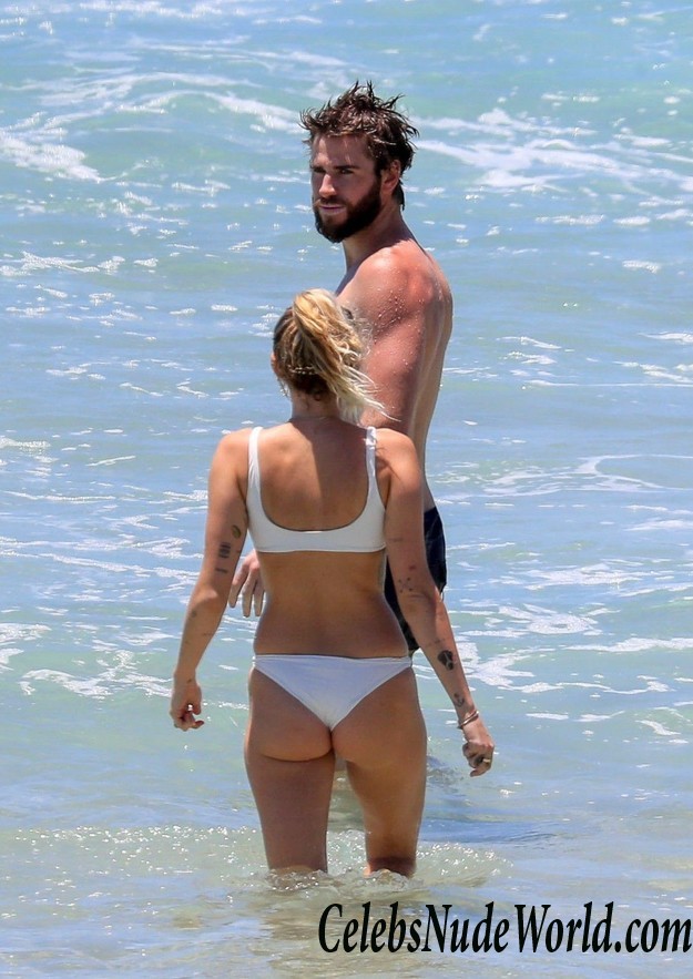 Miley Cyrus Wearing A Thong Bikini On A Beach In Australia 14921