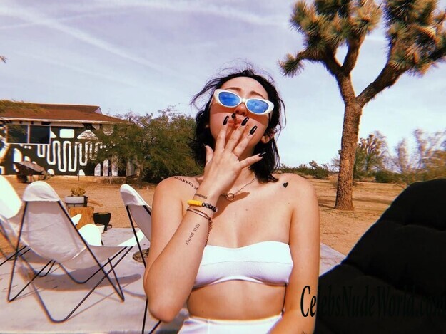 Noah Cyrus Sexy 149246