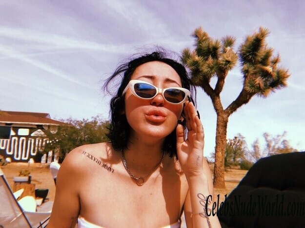 Noah Cyrus Sexy 149249