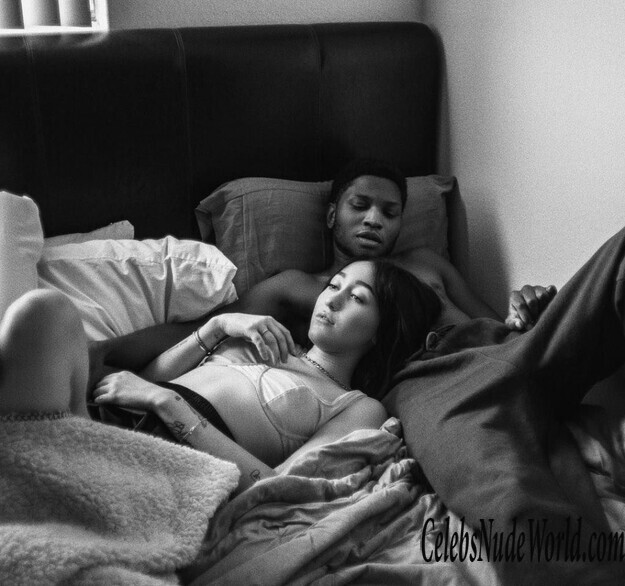 Noah Cyrus Sexy 149250