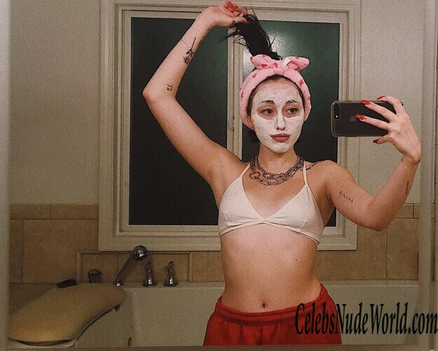 Noah Cyrus Sexy 149251
