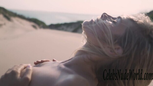 Natalie Jayne Roser Topless 149678