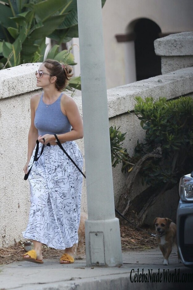 Minka Kelly Braless 149731