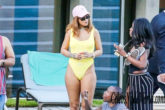 Sexy Photos of Rihanna 150396