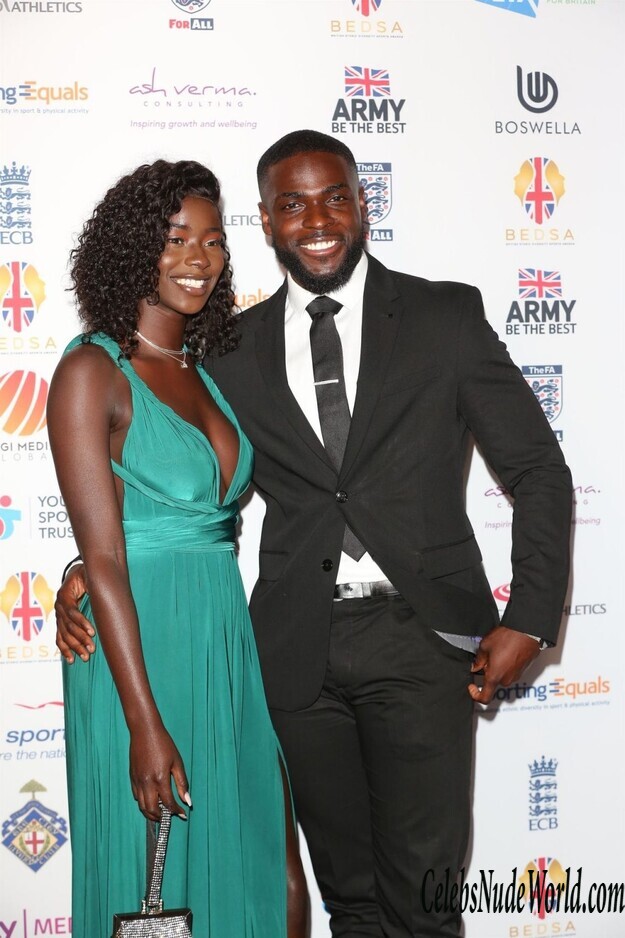 Priscilla Anyabu Cleavage 150627