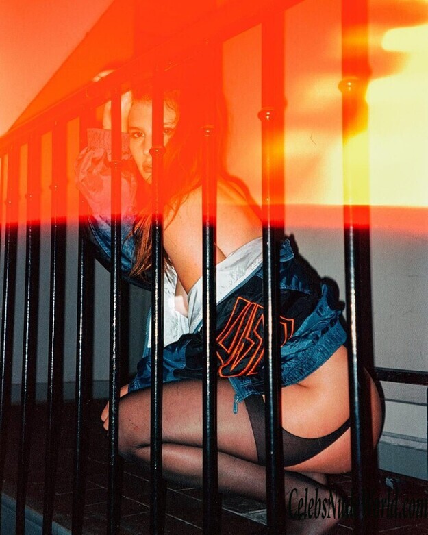 Pauline Santamaria Hot 150707