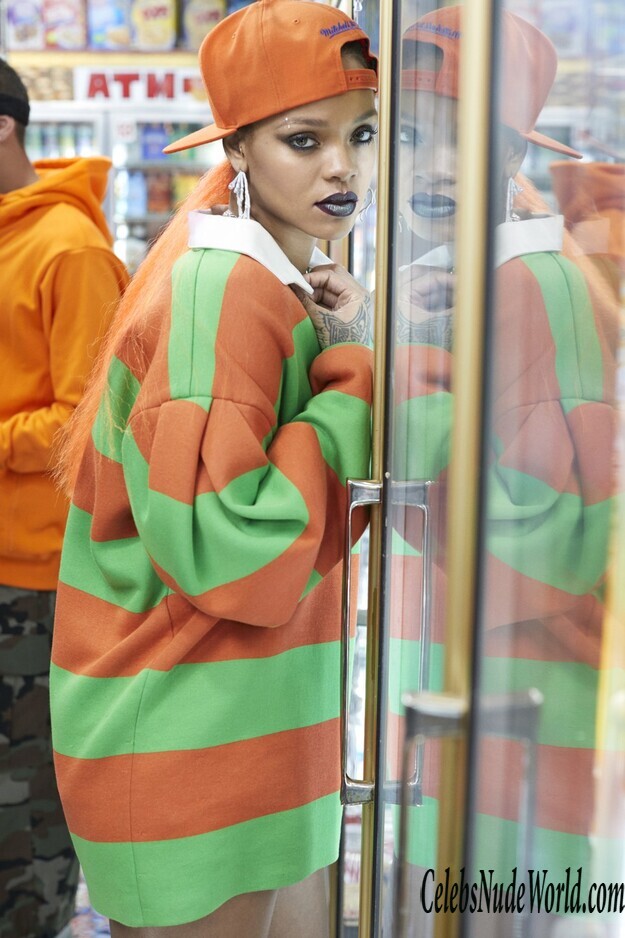 Rihanna Sexy Photos 150879