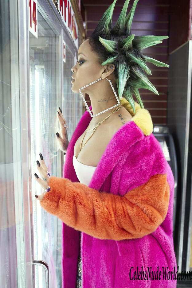 Rihanna Sexy Photos 150887