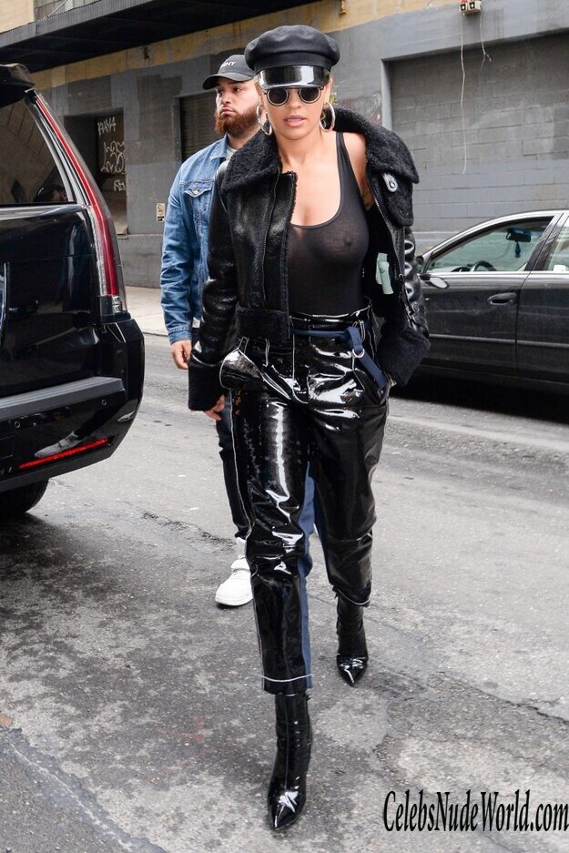 Rita Ora And Her Gorgeous Left Nipple 150925
